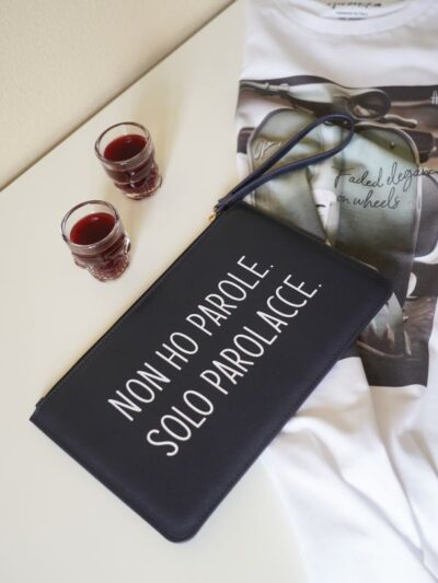 Pochette da uomo con la scritta "non ho parole, solo parolacce" - PHTU05