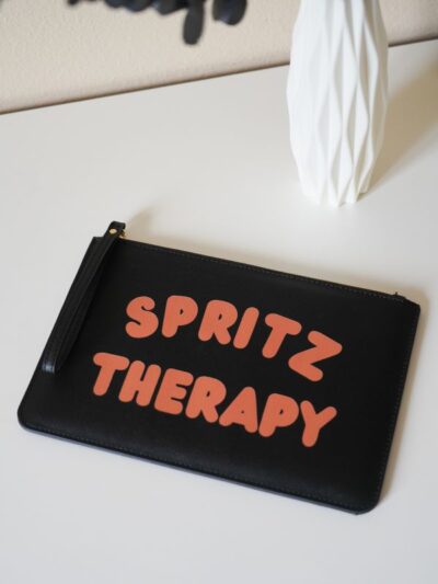 Pochette da uomo con la scritta "spritz therapy" - PHTU08
