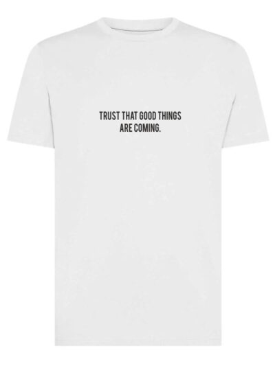 T-shirt uomo Moon con la scritta "trust that good things are coming" in patch a rilievo sul petto – TM003