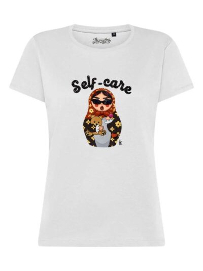 T-Shirt donna Lady 2.0 con una matriosca e la scritta “self care” in glitter – TW016